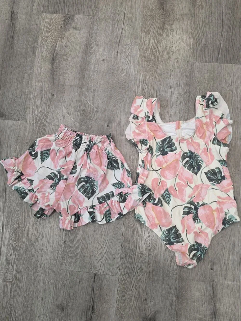 Jessica Simpson Girls Tropical Leaf Print One-Piece Swimsuit Ruffle Shorts Set S